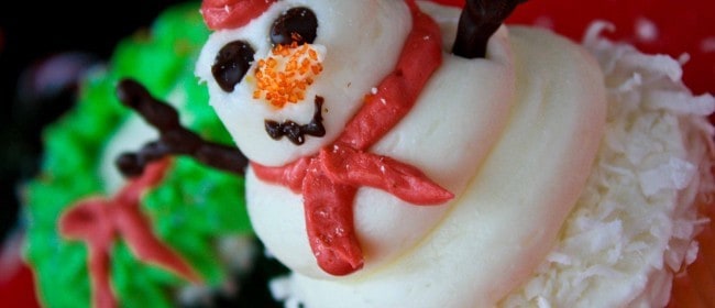 4 Holiday Cupcakes – Recipes & Decorating Tutorials