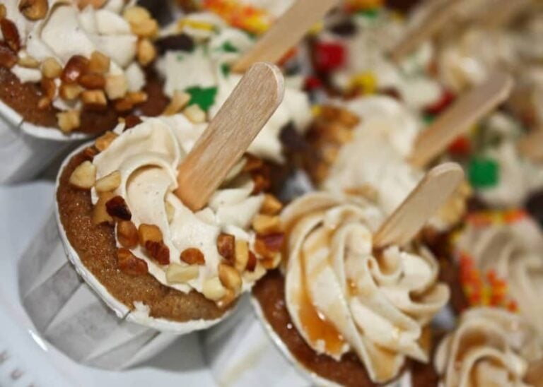 Delicious Caramel Apple Cupcakes