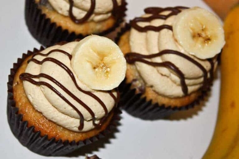 Chocolate & Banana Cupcakes with PB Buttercream