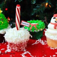 Holiday Cupcakes with recipe & tutorial | JavaCupcake.com