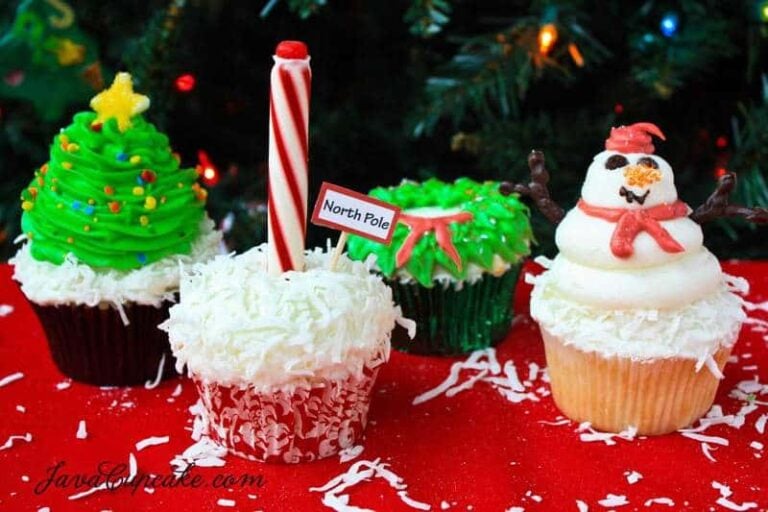Holiday Cupcakes with recipe & tutorial | JavaCupcake.com
