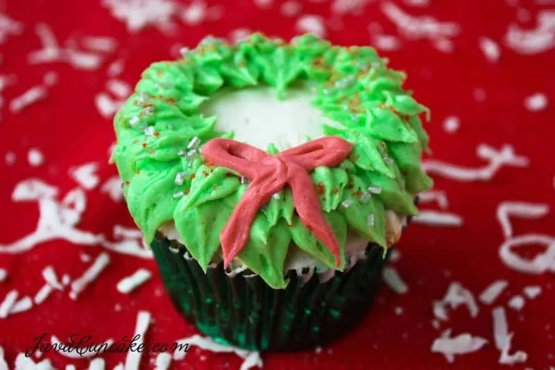 Holiday Wreath Cupcakes with recipe & tutorial | JavaCupcake.com