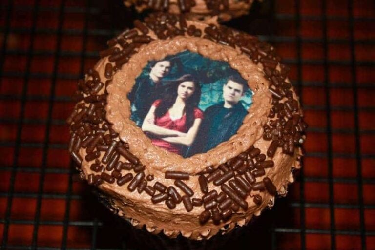 Vampire Diaries Cupcakes