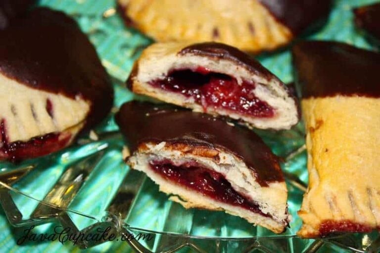 Berry BlogHop: Chocolate Dipped Berry Empanadas
