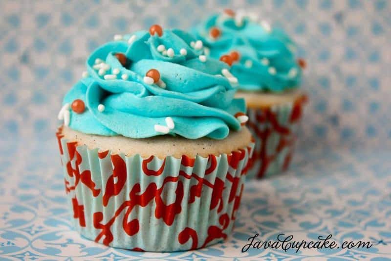 Perfect Vanilla Cupcakes  | JavaCupcake.com