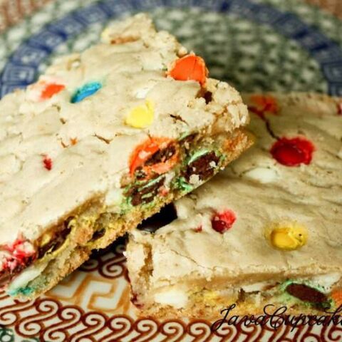 White Chocolate Chip and M&M Cookie Bars