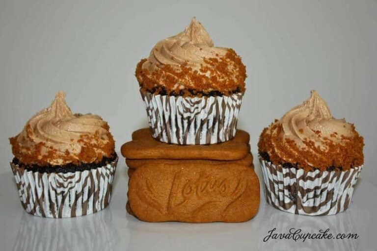Chocolate Cupcakes with Biscoff Milka Cream Cheese Frosting