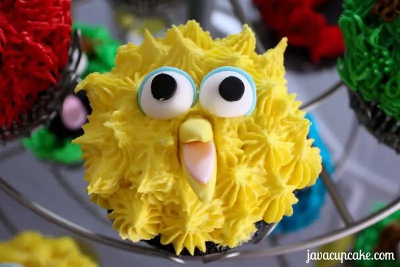 Tutorial for Big Bird cupcakes by JavaCupcake.com