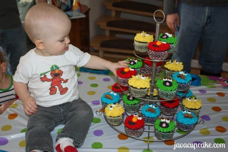 Matty and his Sesame Street cupcakes by JavaCupcake