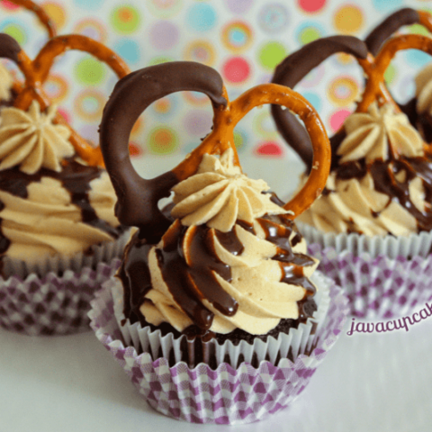 Sweet & Salty:<br>Chocolate Peanut Butter Pretzel Cupcakes