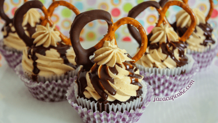 Sweet & Salty:<br>Chocolate Peanut Butter Pretzel Cupcakes