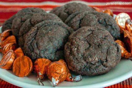Pumpkin Chocolate Snickerdoodles {Surprise Inside!} | JavaCupcake.com