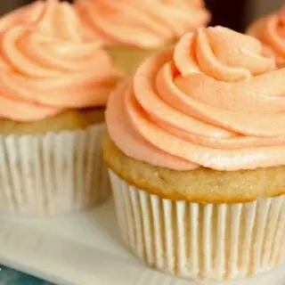 Peaches n' Cream Cupcakes | JavaCupcake.com