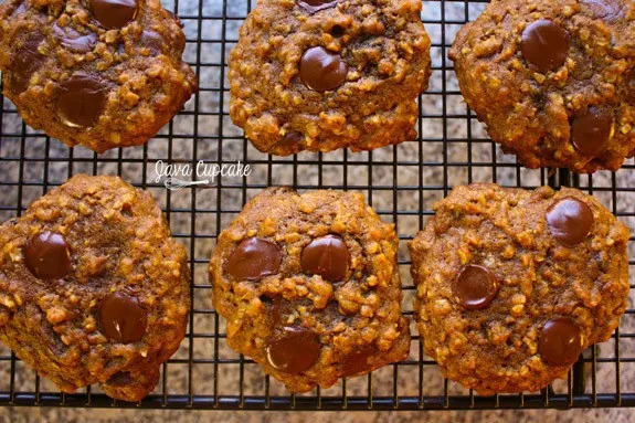 Pumpkin Oatmeal Cookies with Chocolate Chips & Raisins | JavaCupcake.com