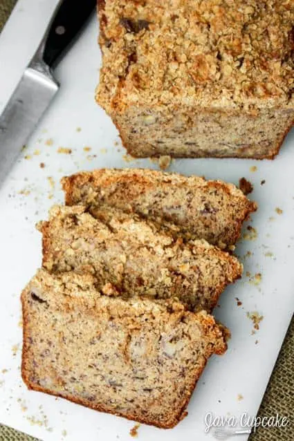 Peanut Butter Banana Bread with Streusel Topping | JavaCupcake.com
