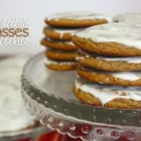 White Chocolate Molasses Cookies - thin and chewy molasses cookies topped with white chocolate | JavaCupcake.com