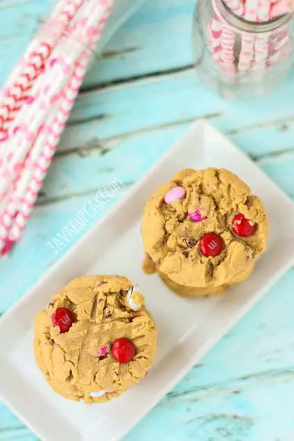 Soft-Batch Peanut Butter Valentine M&M Cookies | JavaCupcake.com