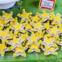 Toy Story Party: Sheriff Woody's Star Cookies | JavaCupcake.com