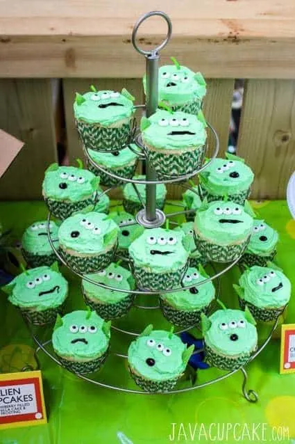 {Tutorial} Toy Story Alien Cupcakes | JavaCupcake.com