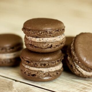Cookies and Cream Macaron Recipe and Tutorial | JavaCupcake