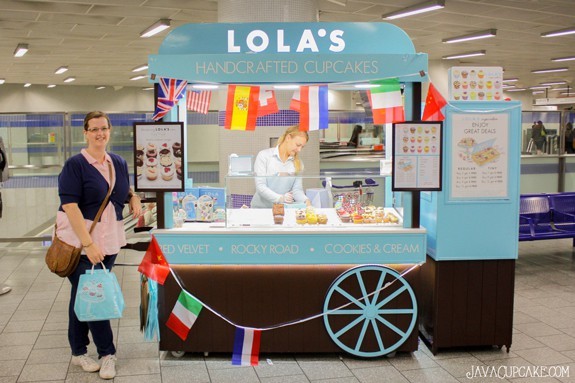 {Review} Lola's Cupcakes - London, England | JavaCupcake.com