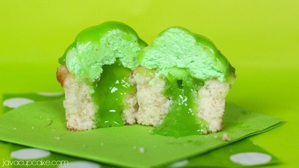 How to Host a Slime Party: Slime-filled Cupcakes | JavaCupcake.com #ReadySetSlime