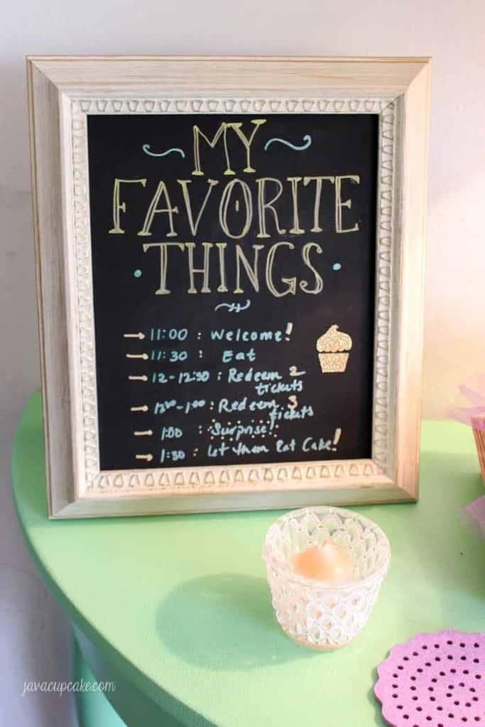 How to host a My Favorite Things Party | JavaCupcake.com