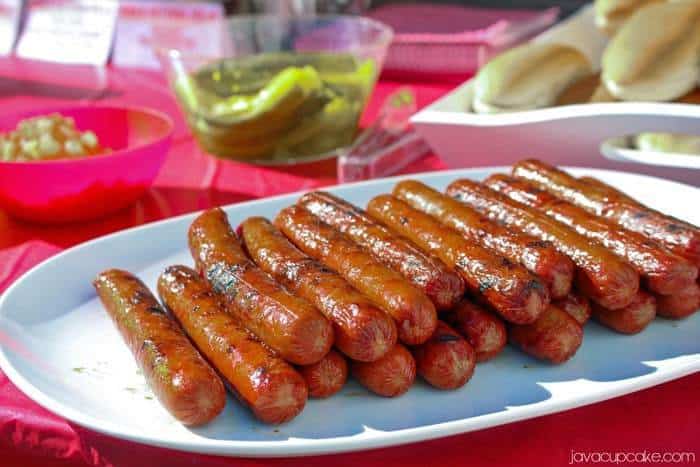 Kick Off Summer with a Hot Dog BBQ | JavaCupcake.com #greatergrilling #HebrewNational
