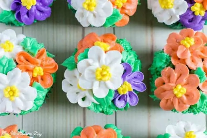 Flower Pot Cupcakes | The JavaCupcake Blog https://javacupcake.com
