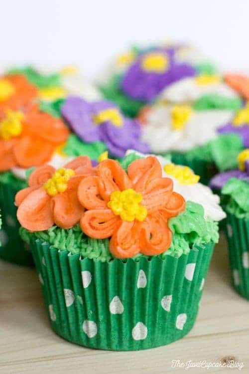 Flower Pot Cupcakes | The JavaCupcake Blog https://javacupcake.com