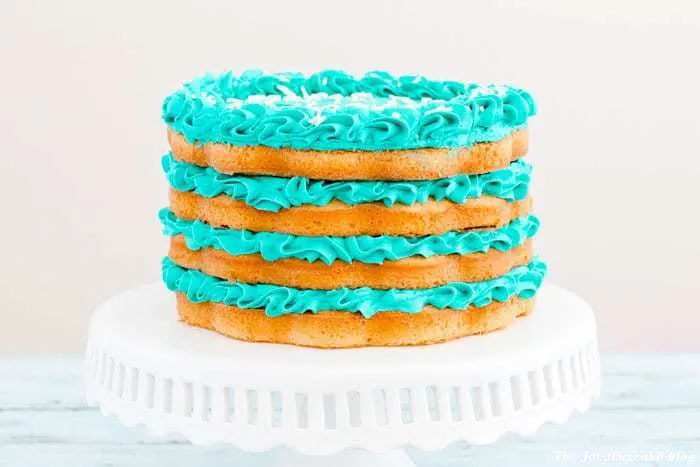 Blueberries and Cream Layer Cake | The JavaCupcake Blog https://javacupcake.com