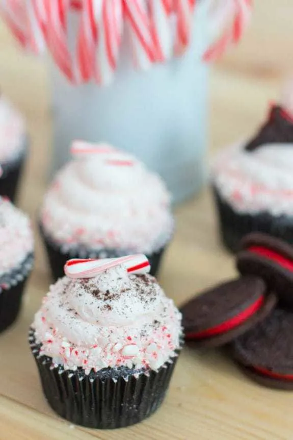 Candy Cane Oreo Cupcakes | The JavaCupcake Blog https://javacupcake.com