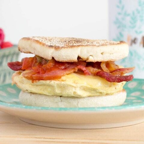5-Minute Breakfast Sandwiches featuring OXO products | The JavaCucpake Blog https://javacupcake.com