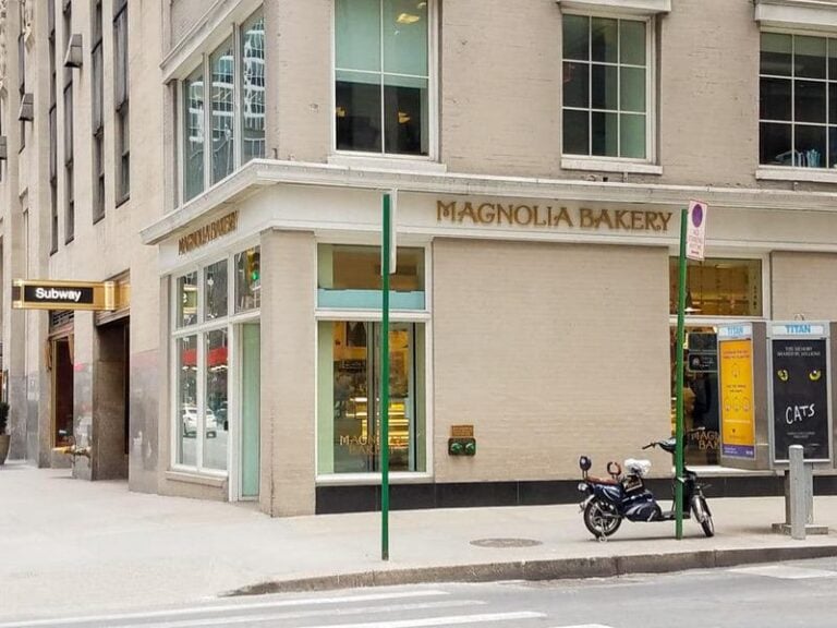 Review: Magnolia Bakery NYC | The JavaCupcake Blog https://javacupcake.com