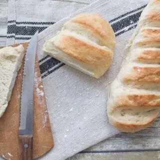Simple Fresh Bread Recipe - Perfect for weeknight dinners! | The JavaCupcake Blog https://javacupcake.com