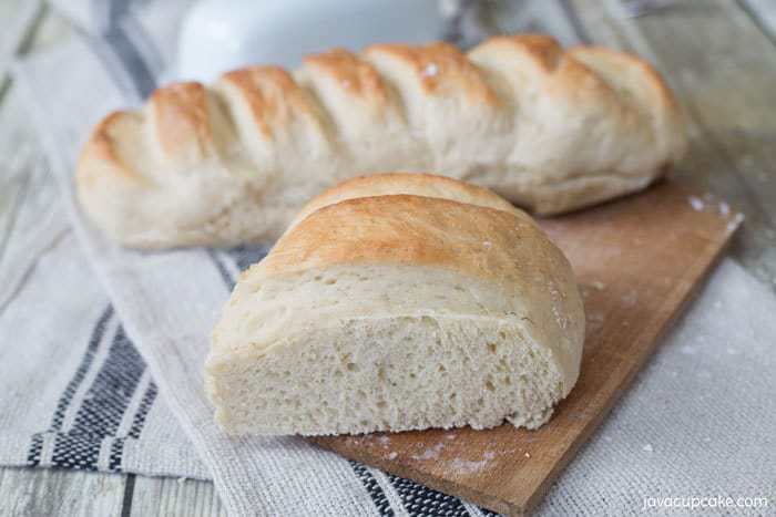 Farmhouse Fresh Bread Recipe - Perfect for weeknight dinners! | The JavaCupcake Blog https://javacupcake.com