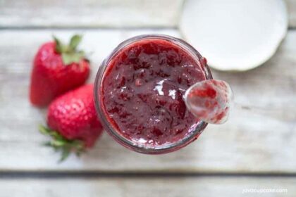 Easy Homemade Strawberry Preserves | The JavaCupcake Blog https://javacupcake.com #FarmToFork