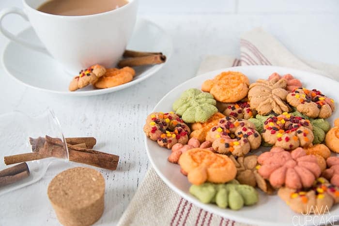 Cinnamon Spritz Cookies | The JavaCupcake Blog https://javacupcake.com #oxo #OXOgoodcookies #fallbaking #cinnamon #spritz #cinnamonspritz