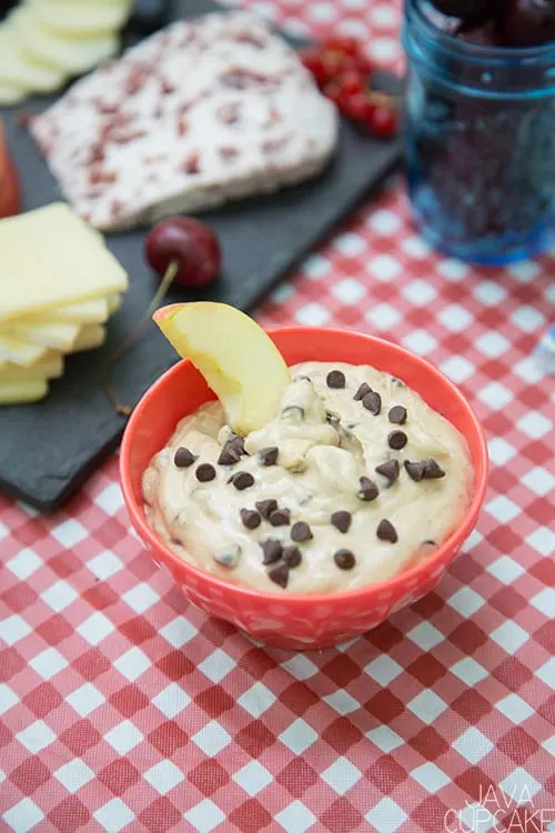 Brown Sugar Cinnamon Cream Cheese Fruit Dip | The JavaCupcake Blog https://javacupcake.com