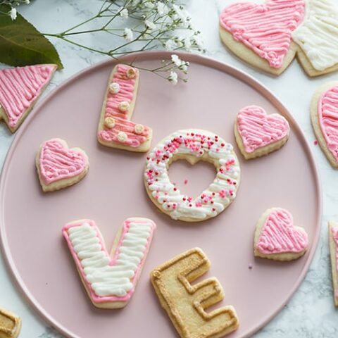 Valentine's Day Sugar Cookies | The JavaCupcake Blog https://javacupcake.com