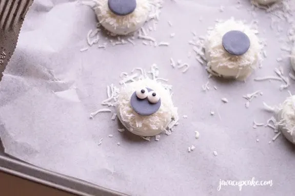Adorable Lamb Cookies | The JavaCupcake Blog https://javacupcake.com