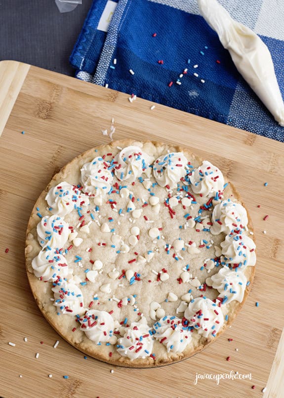 Patriotic Sugar Cookie Cake | The JavaCupcake Blog 