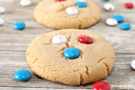 Peanut Butter M&M Cookies | The JavaCupcake Blog https://javacupcake.com